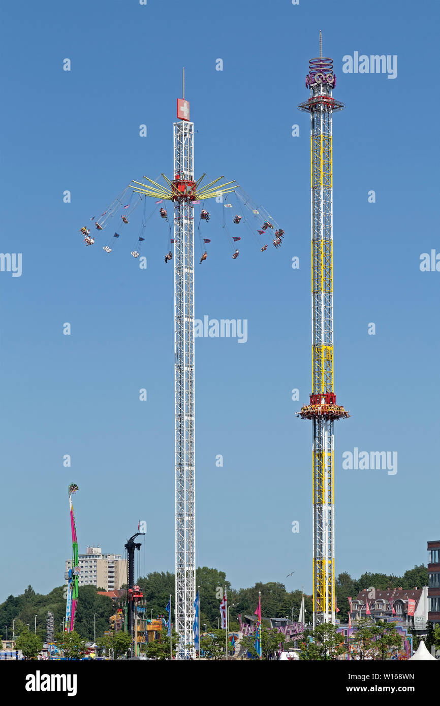 Star Flyer e verticale-drop rollercoaster, 125. Kiel Week, Kiel, Schleswig-Holstein, Germania Foto Stock