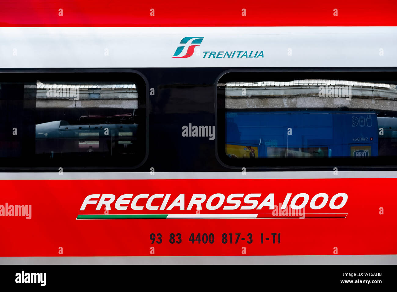 Frecciarossa 1000, treno italiano ad alta velocità, Trenitalia. Trasporto ferroviario italiano ed europeo ad alta velocità. Italia. Europa, UE. Foto Stock