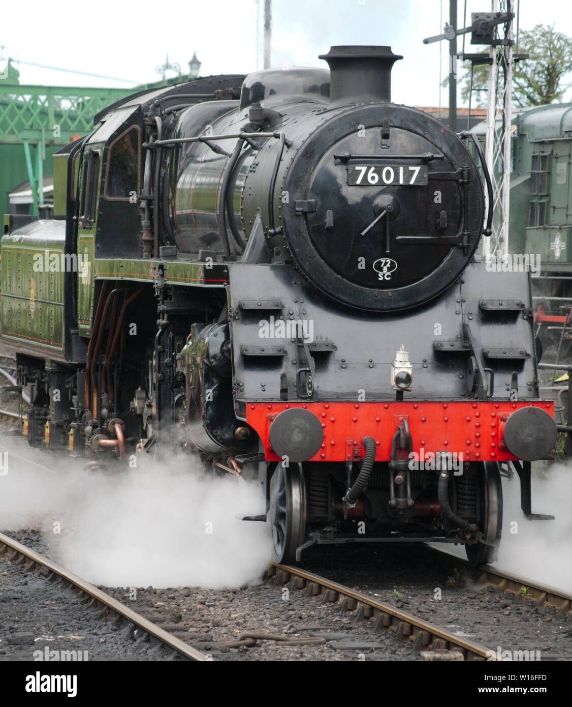 Locomotiva 76017 al crescione linea durante la guerra sulla linea evento. Foto Stock