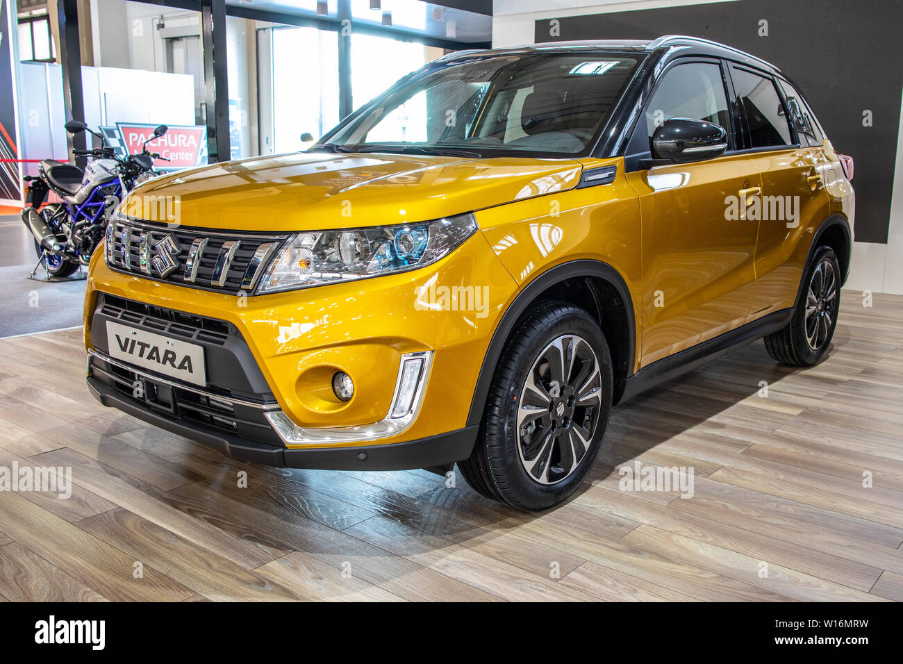 Poznan, Polonia, Marzo 2019 Suzuki Vitara quarta generazione lifting, Poznan International Motor Show, crossover compatto vettura prodotta dal giapponese Suzuki Foto Stock