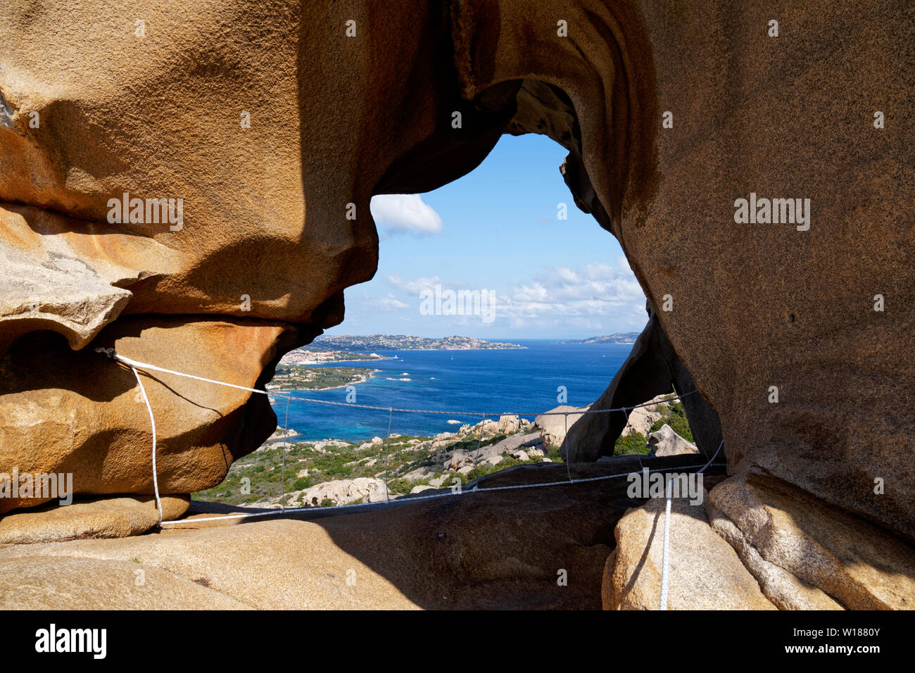 Vista in Palau dalla roccia dell'Orso (Bärenfels) a Capo d'Orso, Palau, Olbia-Tempio, Sardegna Italia Foto Stock