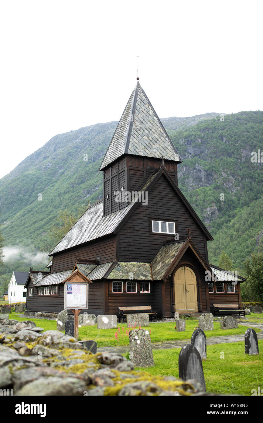 La parte esterna della doga chiesa in Røldal, Norvegia. Foto Stock