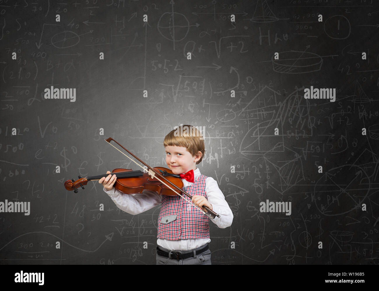 Il talento,bambino prodigio,violinista Foto stock - Alamy