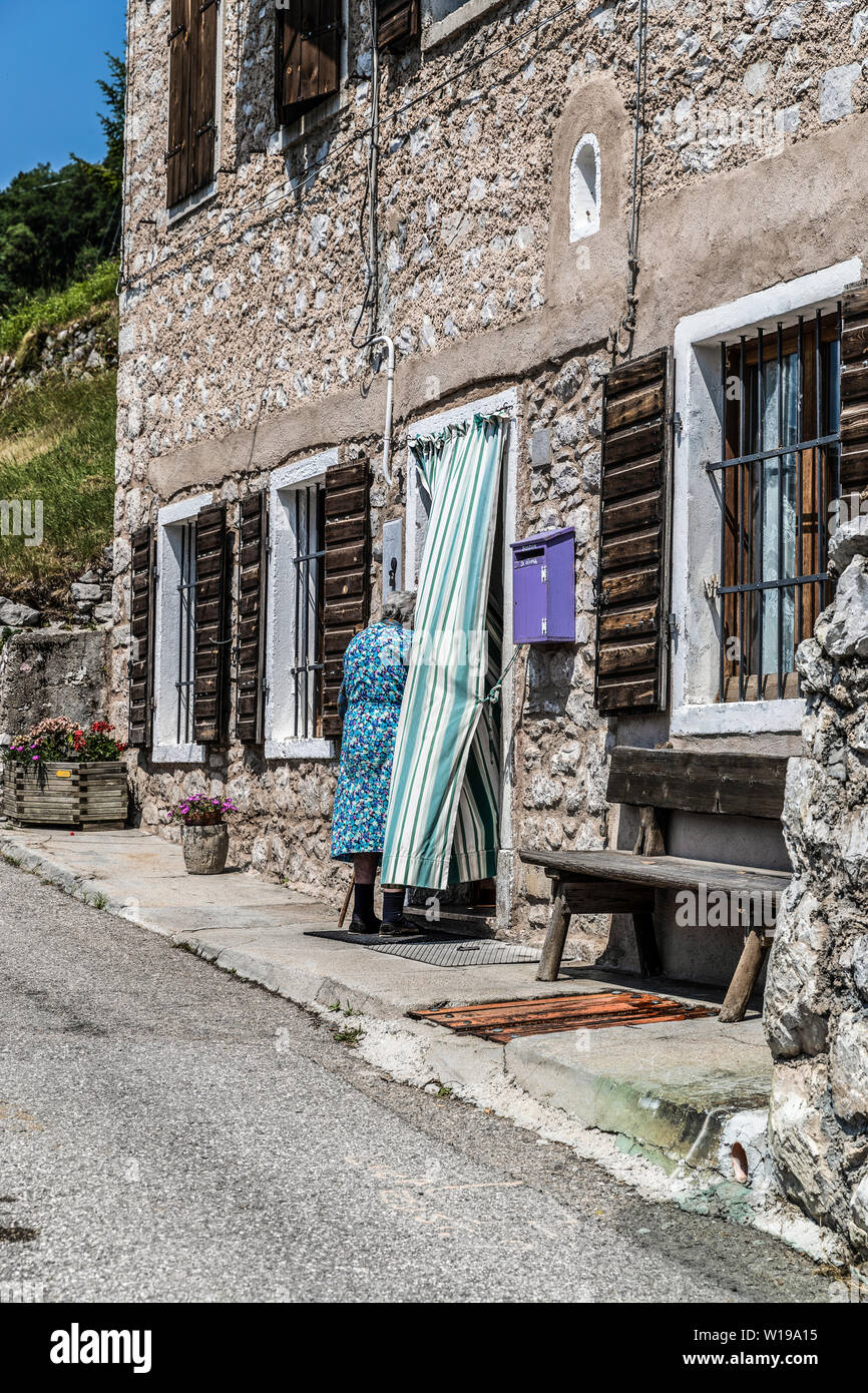 Italia Friuli Valcelline Casso - un superstite la tragedia del Vajont nel villaggio Foto Stock