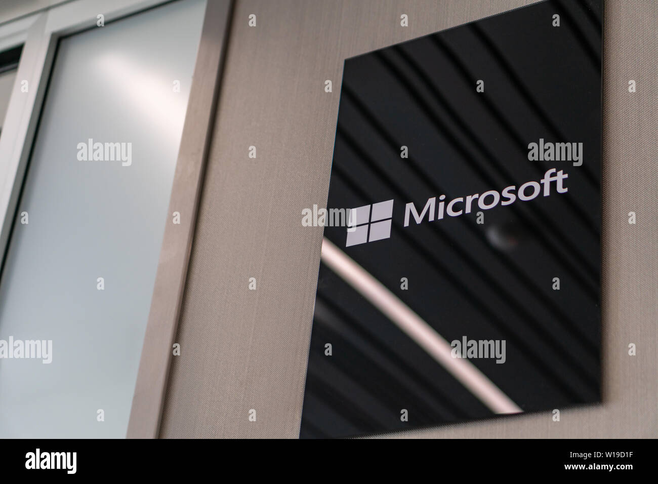 Slovenia Ljubljana - Febbraio 26, 2019: logo Microsoft. Microsoft è una società multinazionale che sviluppa e supporta e vende software per computer Foto Stock