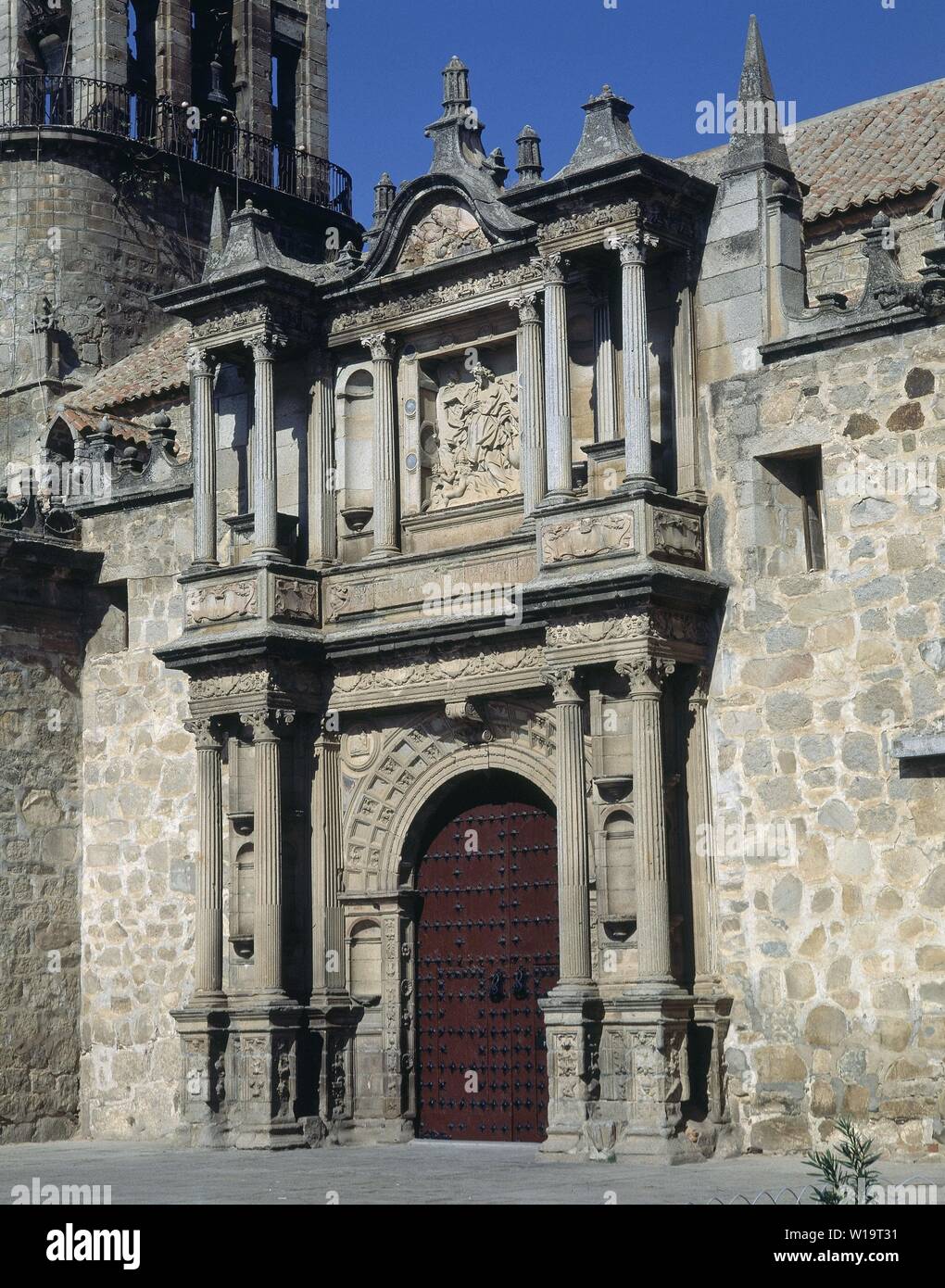 PORTADA PLATERESCA DE LA IGLESIA de San Juan Bautista de Hinojosa del Duque CONOCIDA COMO LA CATEDRAL DE LA SIERRA - SIGLO XVI. Autore: HERNAN RUIZ El Viejo. Posizione: Iglesia de San Juan Bautista. HINOJOSA DEL DUQUE. CORDOBA. Spagna. Foto Stock