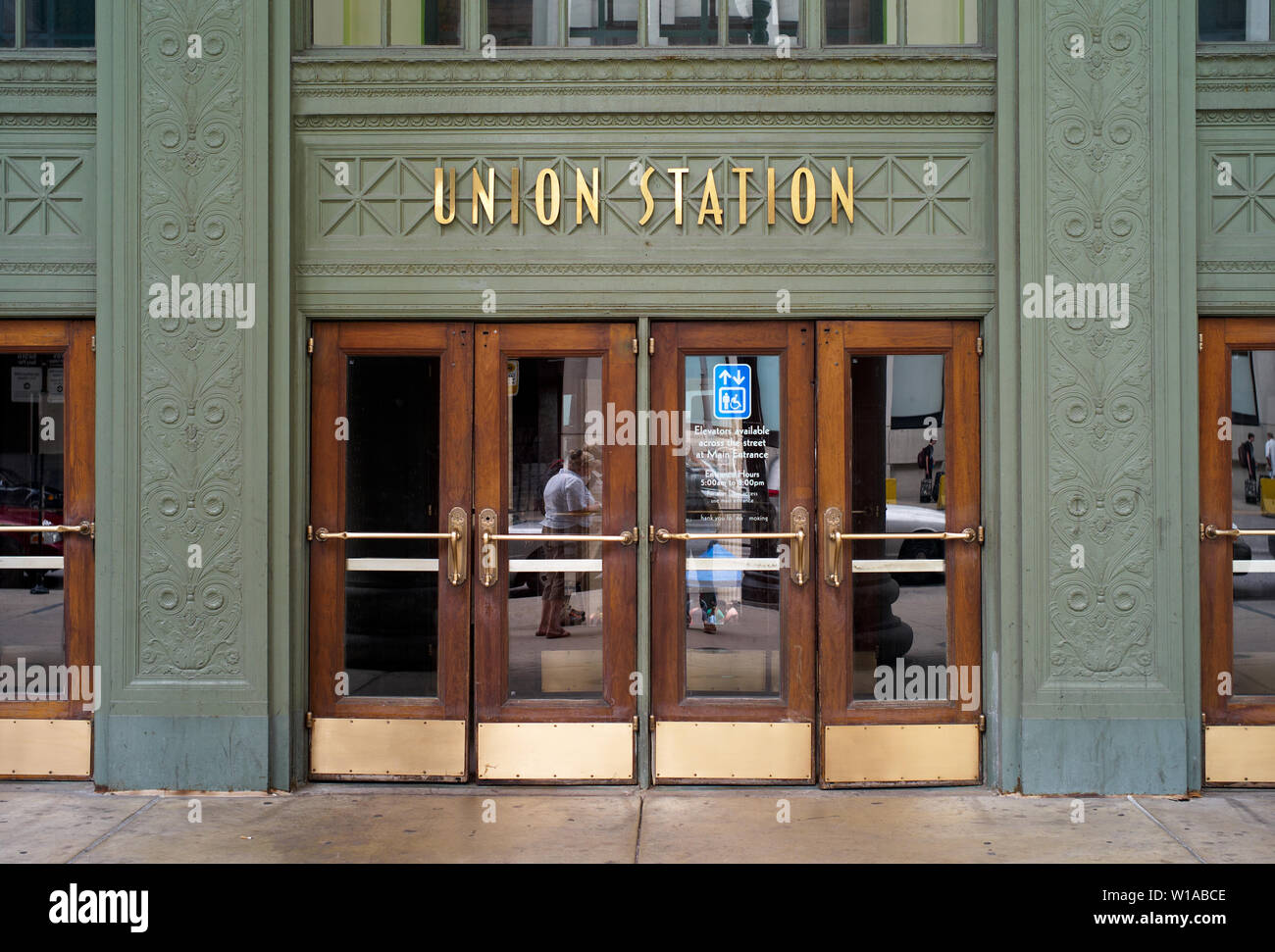 Chicago, Illinois, Stati Uniti d'America - 25 Luglio 2009: Ingresso della Union Station. Una grande stazione ferroviaria a Chicago, Illinois, Stati Uniti. Foto Stock