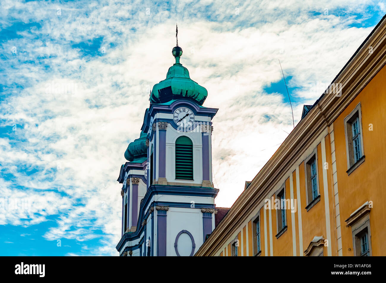 Vista sulla storica Chiesa cistercensi chiesa in Szekesfehervar, Ungheria Foto Stock