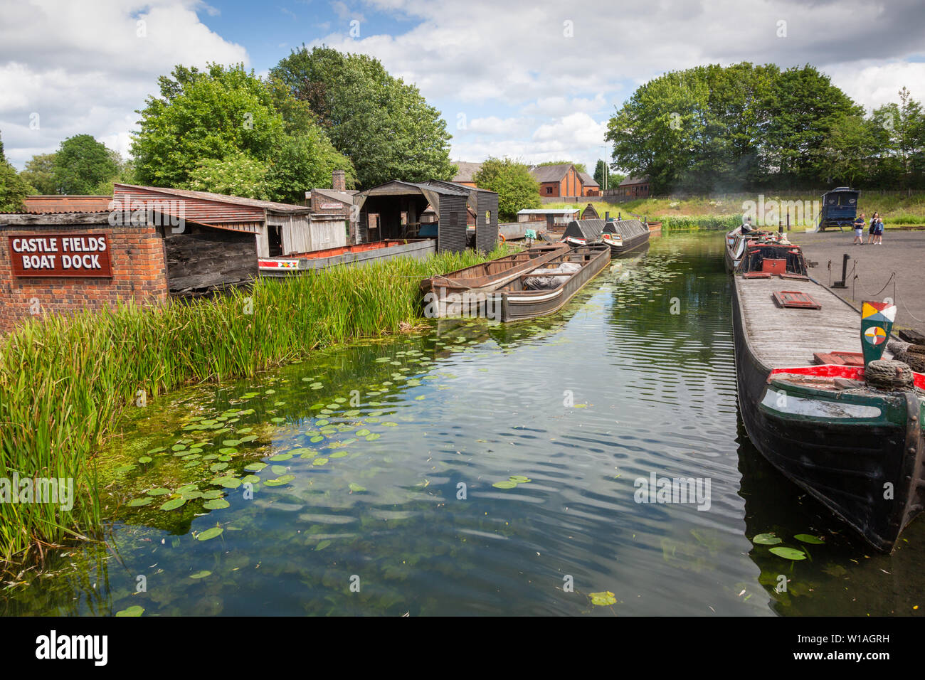 Bacino del canale, con battelli, Black Country Living Museum, Dudley Regno Unito Foto Stock