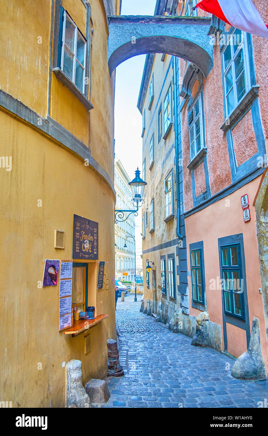 VIENNA, Austria - 18 febbraio 2019: il famoso Fenster cafe è uno dei più nascosti e punti di riferimento situato nel vecchio e piccolo Griechengasse street, su Foto Stock