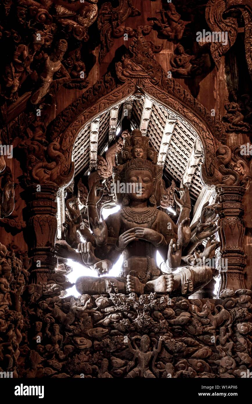 Divinità Brahma, Santuario della Verità tempio, Pattaya, Thailandia Foto Stock