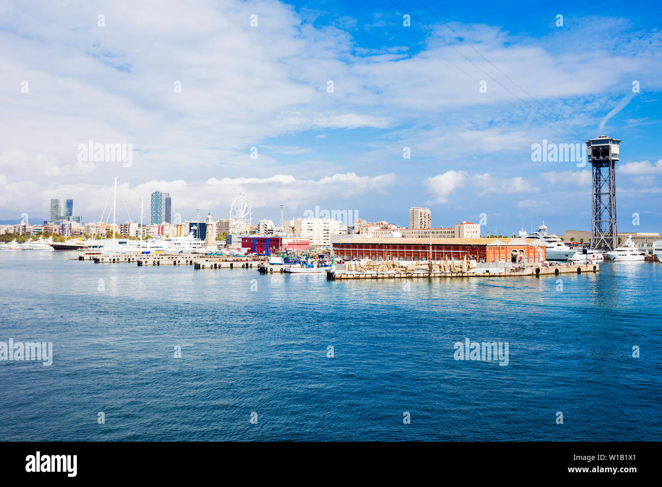 Torre Jaume I è una travatura reticolare in acciaio tower a Barcellona Catalonia regione della Spagna Foto Stock