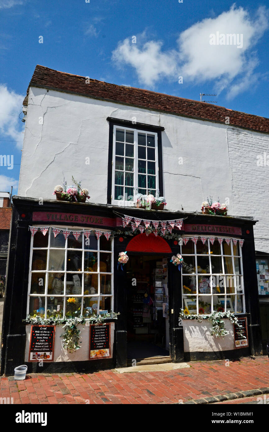 Negozio di villaggio e delicatessen, Alfriston, East Sussex, Regno Unito Foto Stock