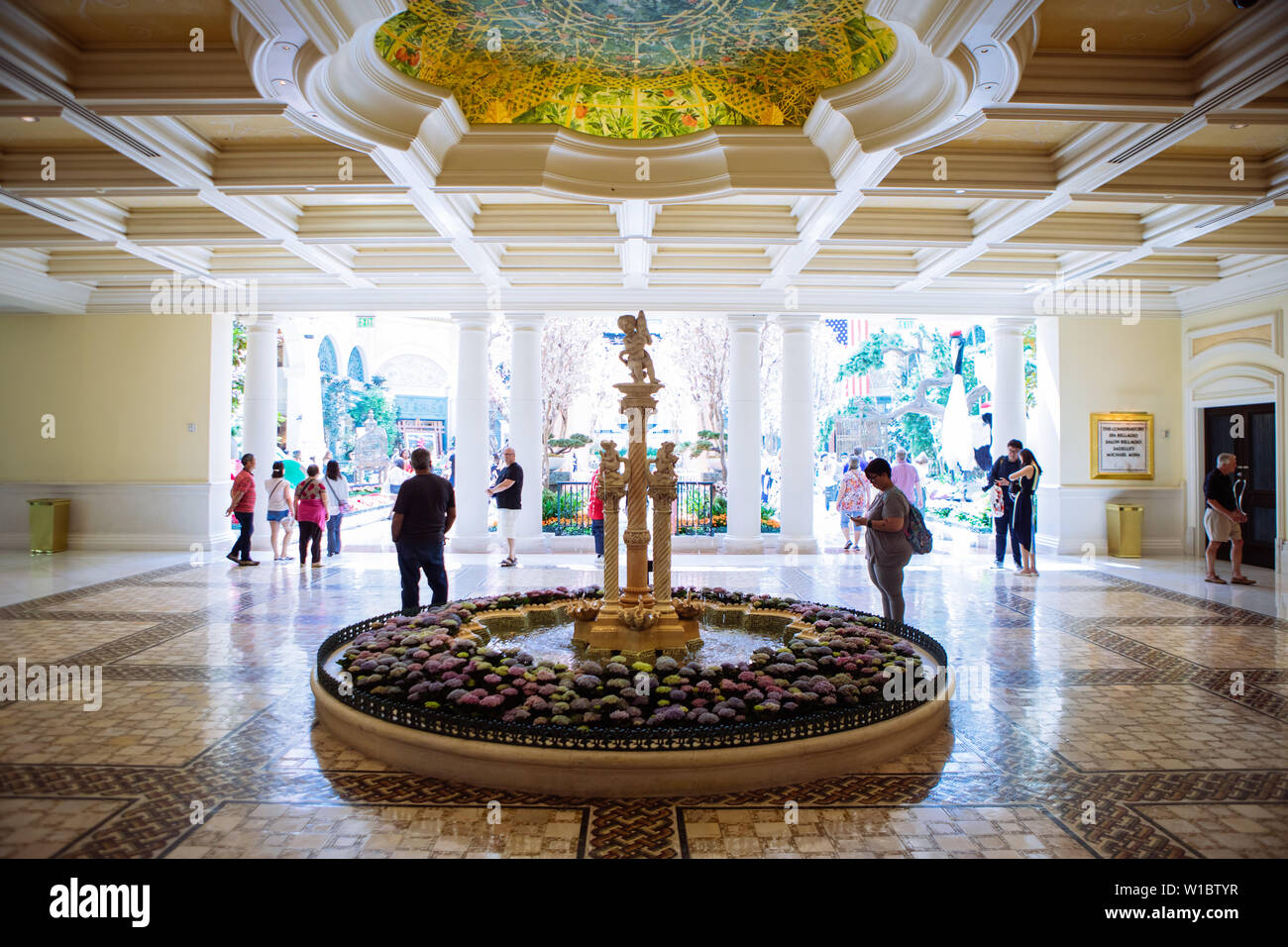 Fontana all'entrata del Bellagio Hotel and Casino la Serra e il Giardino Botanico di Las Vegas‎, Nevada, STATI UNITI D'AMERICA Foto Stock