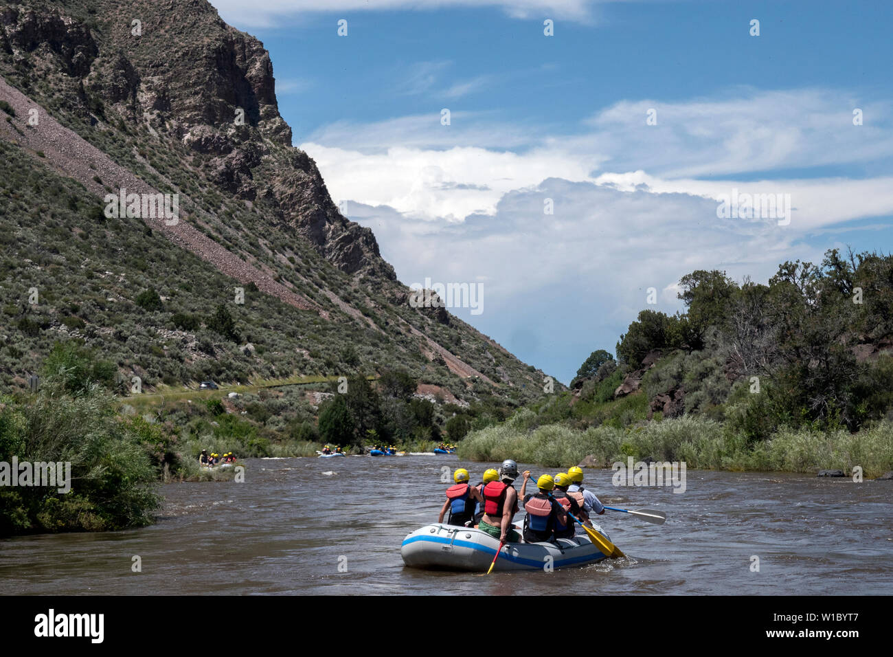 Rafters sul' Race Course sezione' del Rio Grande vicino a Taos New Mexico USA Foto Stock