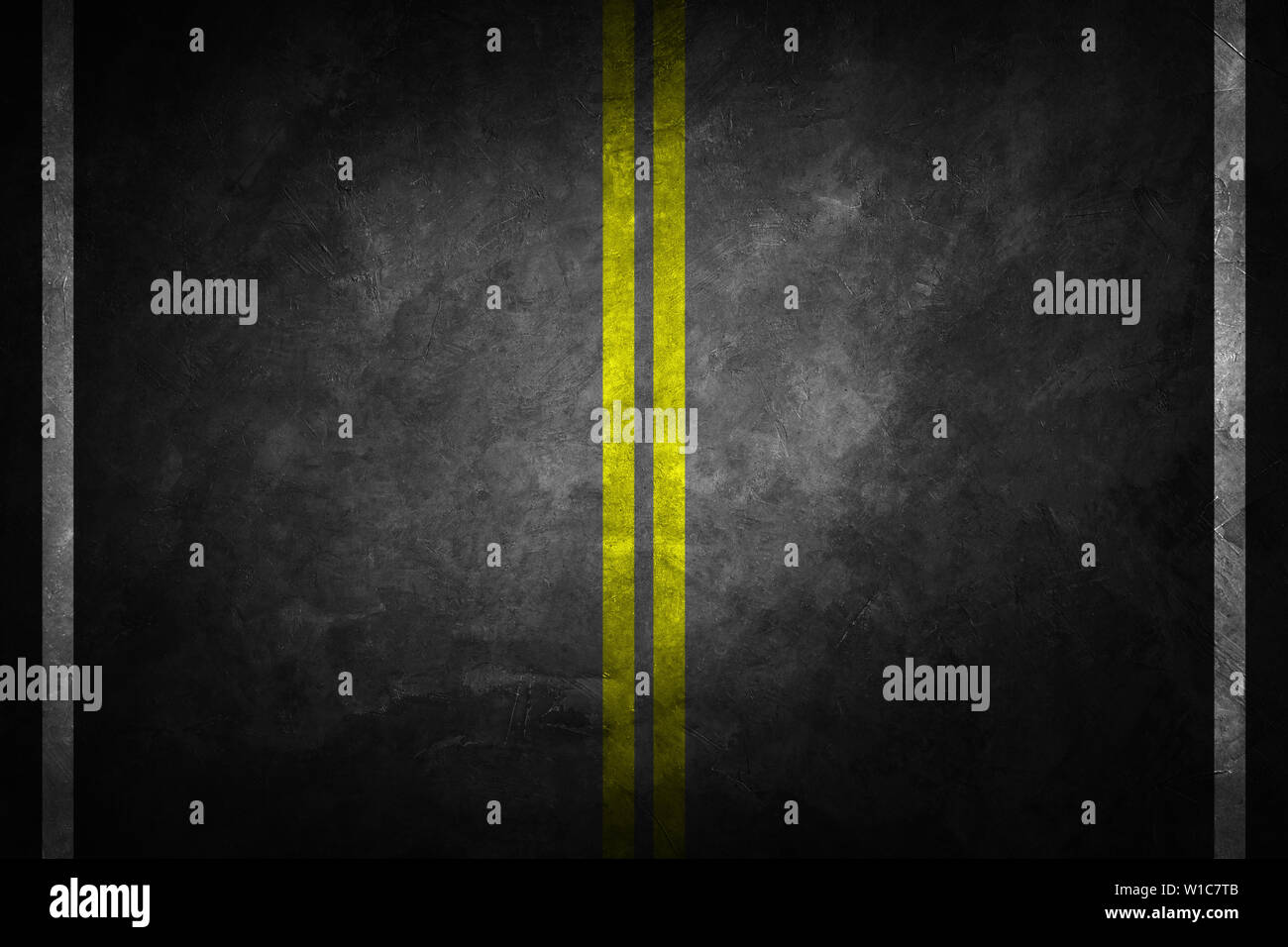 Struttura di granulare di asfalto. Asfalto texture con due linea gialla la segnaletica stradale. Abstract background su strada. Foto Stock