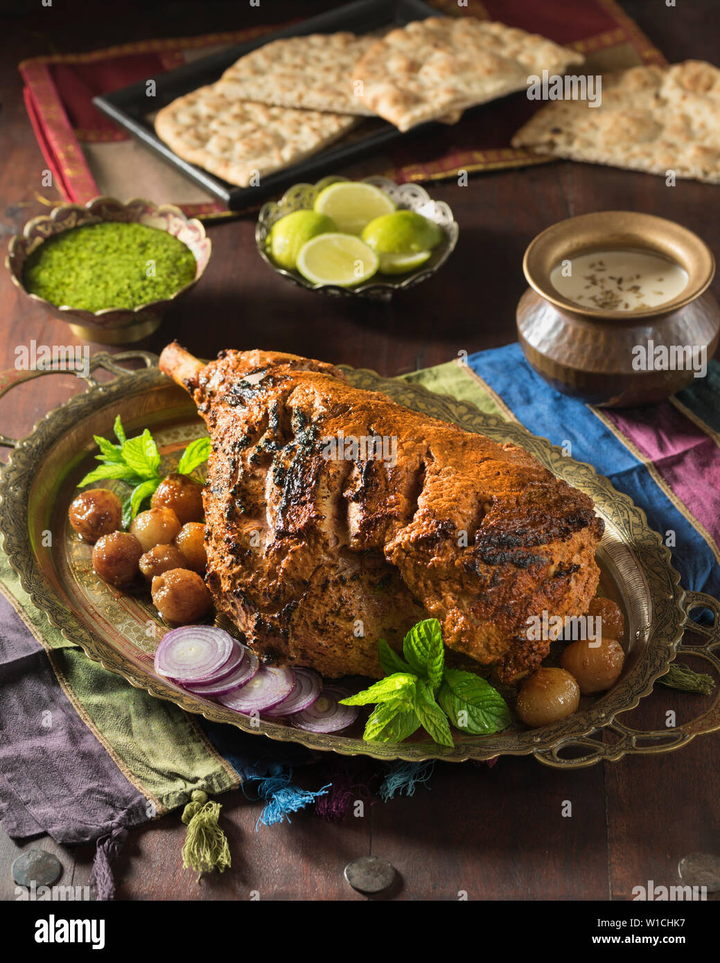 Raan masaledar. Speziato arrosto di cosciotto di agnello. India cibo Foto Stock