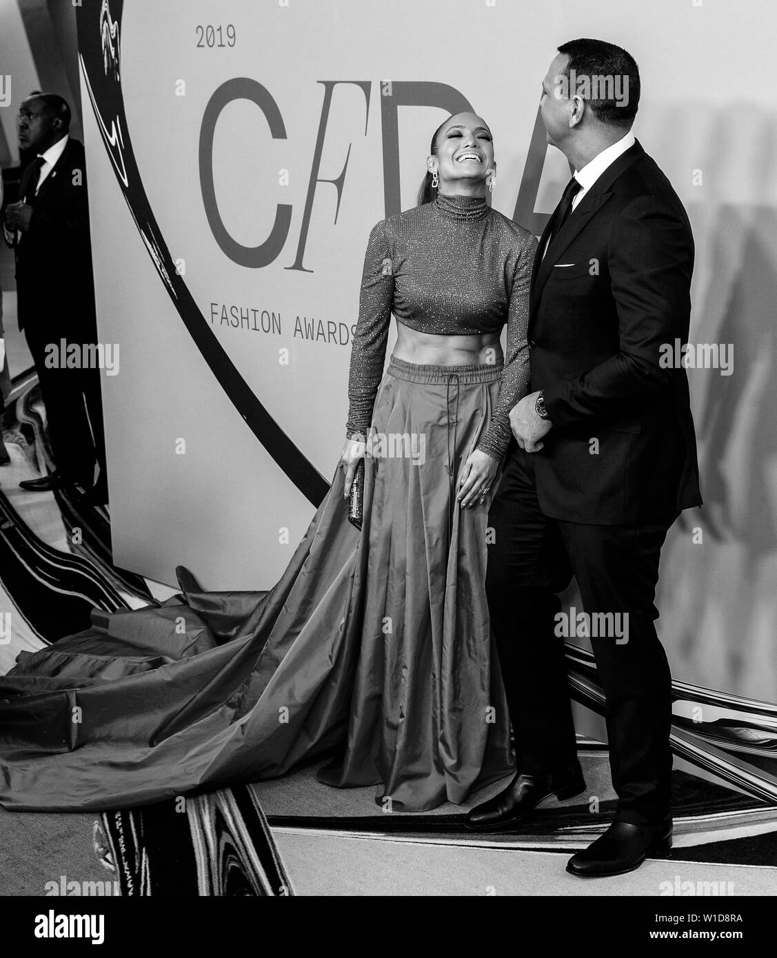 New York, NY - Giugno 03, 2019: Jennifer Lopez e Alex Rodriguez partecipare 2019 CFDA Fashion Awards al Brooklyn Museum Foto Stock