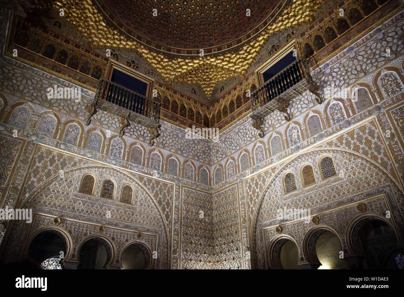 Spagna. Siviglia. Royal Alcazars. La sala degli ambasciatori. Stile mudéjar. Il XIV secolo. Foto Stock