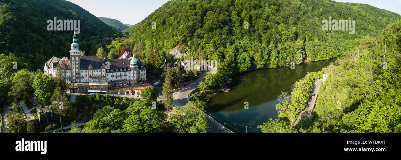 LILLAFURED,UNGHERIA - maggio 02,2018 : vista aerea a Lillafured Castello. Lillafured è uno dei più splendidi ambienti naturali, vicino a Miskolc nel Foto Stock