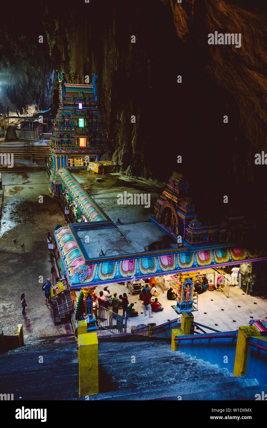 Grotte Batu, Kuala Lumpur, Maggio, 2019 : Le Grotte Batu Signore Murugan statua, Malaysia Foto Stock