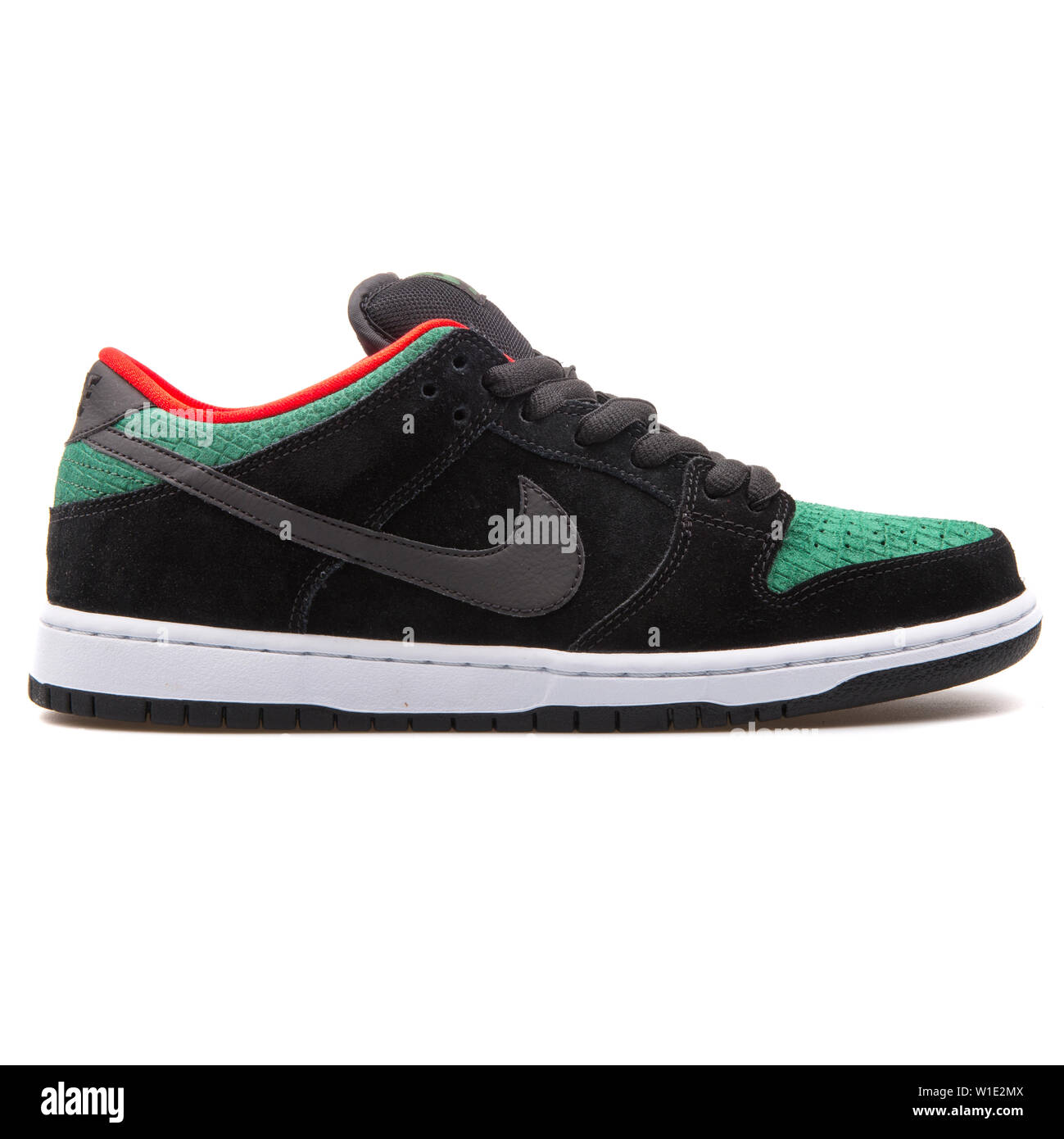 Nike Dunk Low SE FREE.99 Raffle by Atipici