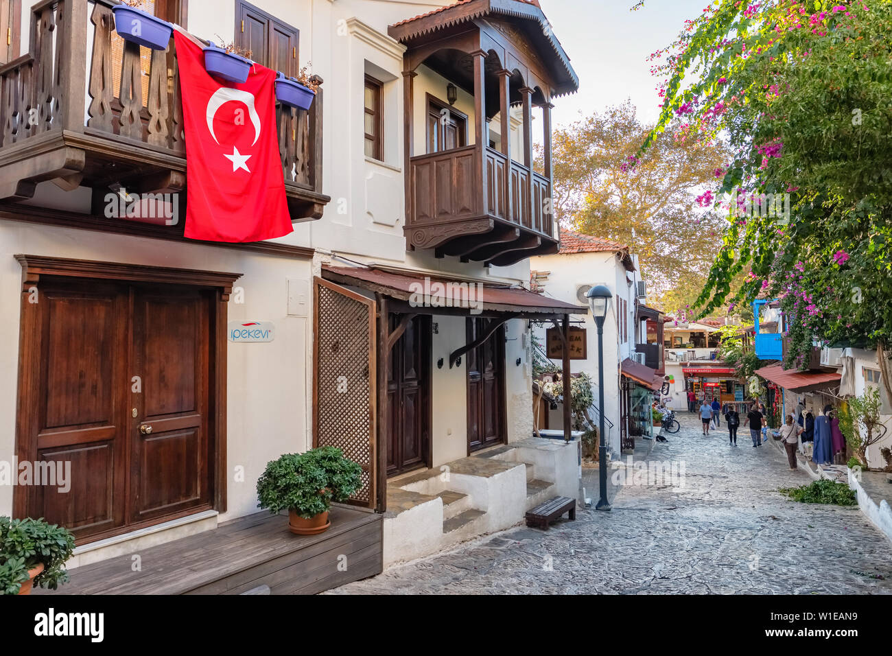 Old Street view nella città del Mediterraneo Kas, Turchia Foto Stock