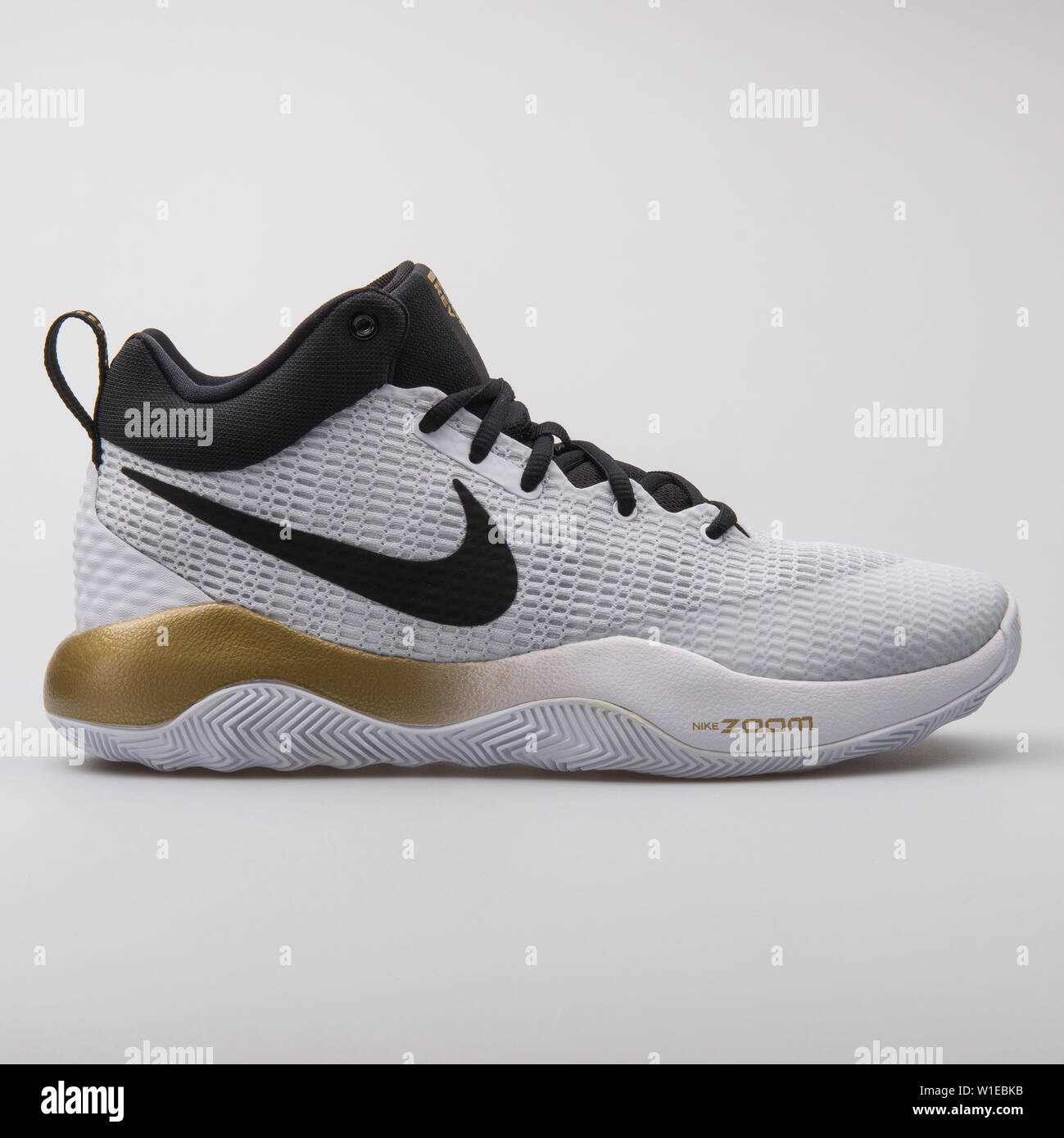 nike 2017 oro