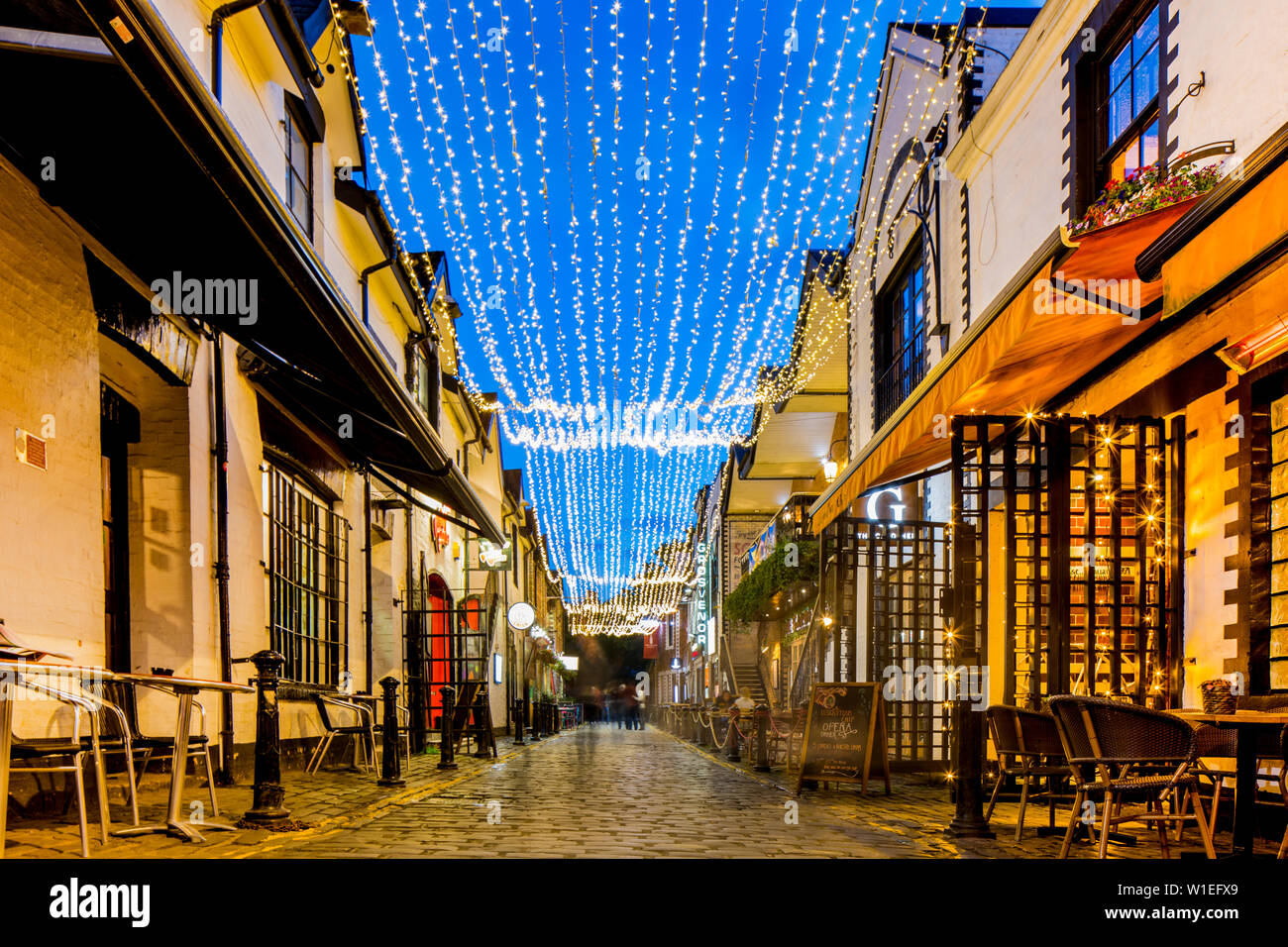 Ashton Lane, West End di Glasgow, Scozia, Regno Unito, Europa Foto Stock