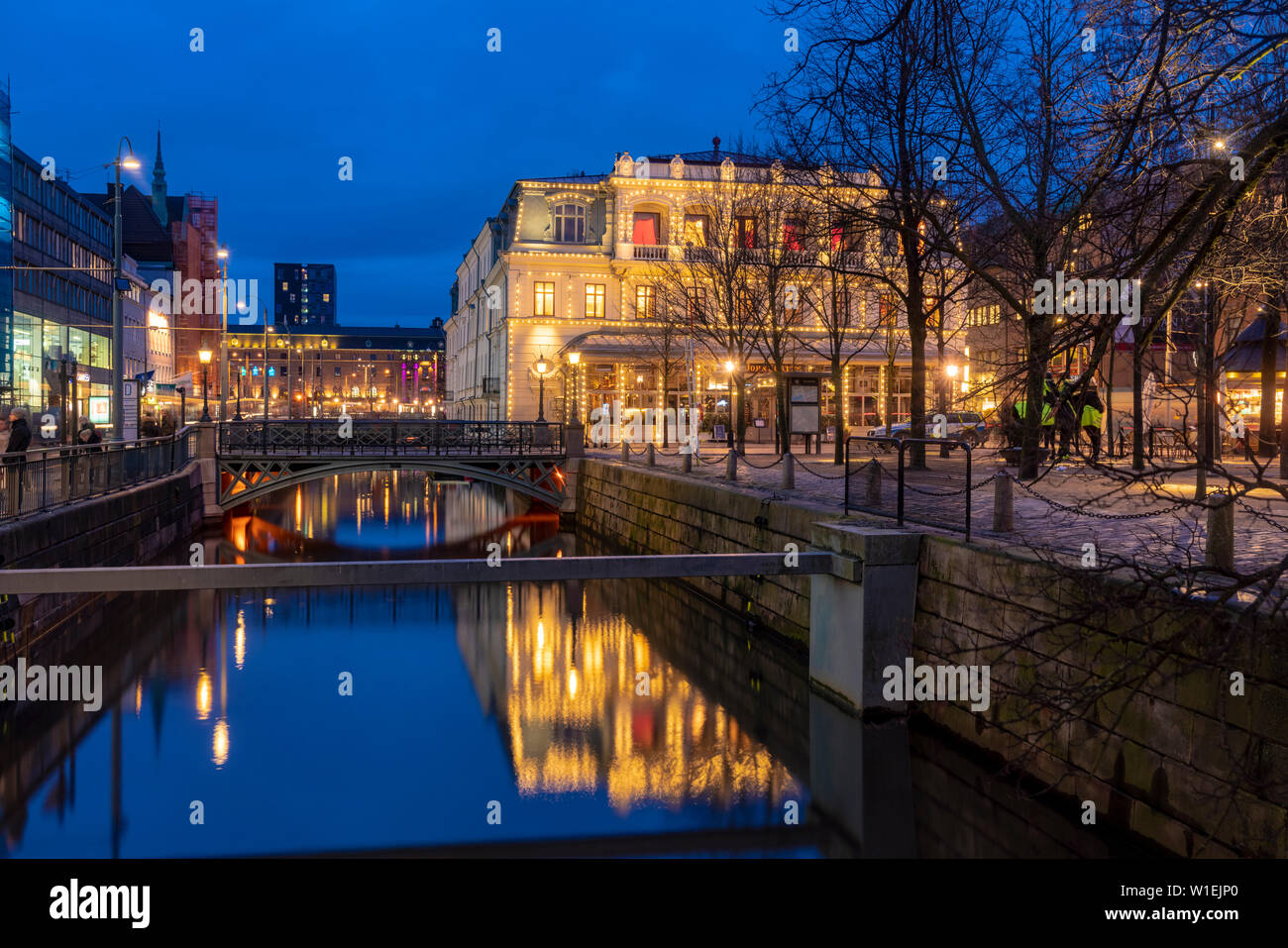 Brunnsparken a Gustav Adolf Torg di notte a Goteborg (Göteborg), Vastra-Gotaland County, Svezia, Scandinavia, Europa Foto Stock