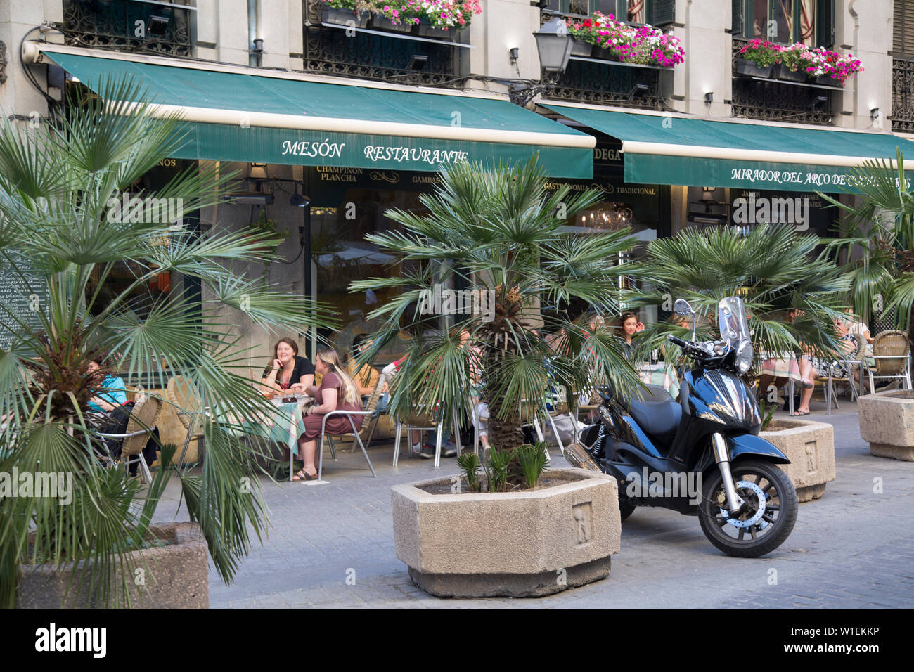 Mirador Del Arco de Cuchilleros Ristorante, Cava de San Miguel Street, Madrid, Spagna Foto Stock