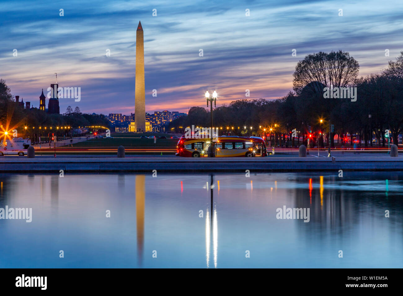 Vista del Monumento a Washington e il National Mall al tramonto, Washington D.C., Stati Uniti d'America, America del Nord Foto Stock