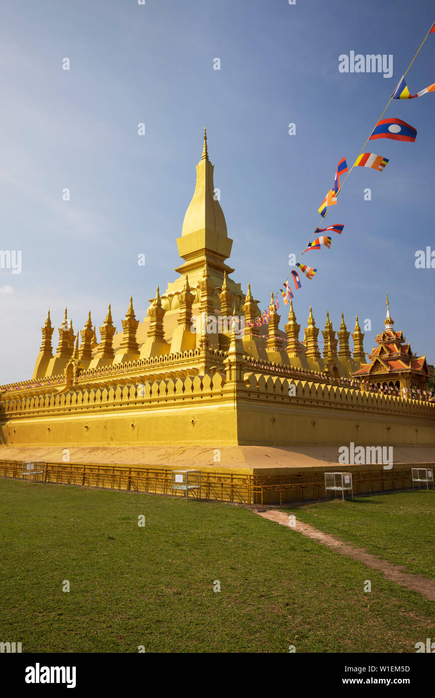 Il golden stupa buddisti di Pha That Luang, Vientiane, Laos, Indocina, Asia sud-orientale, Asia Foto Stock