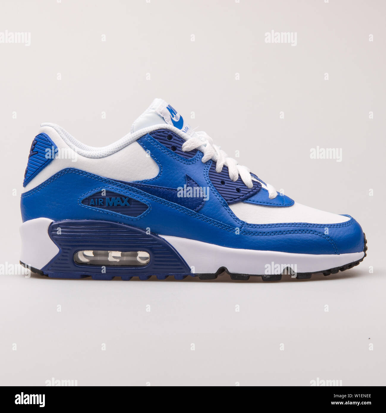 Nike Air Max 90 Bianco in pelle uomo in pelle Sport Sneakers - 302519-113  Foto stock - Alamy