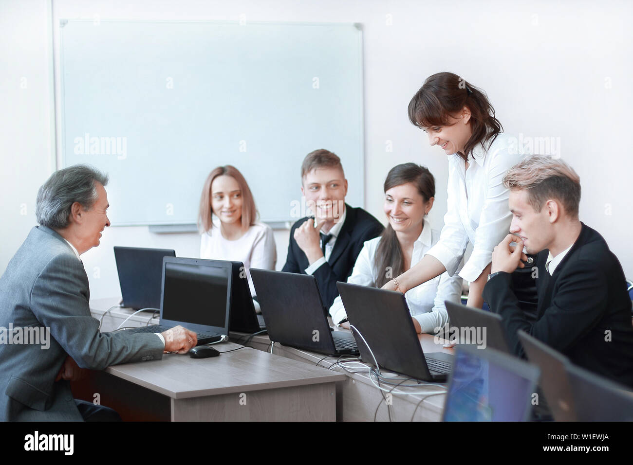 Gruppo di dipendenti un' eccellente le decisioni aziendali.start-up Foto Stock