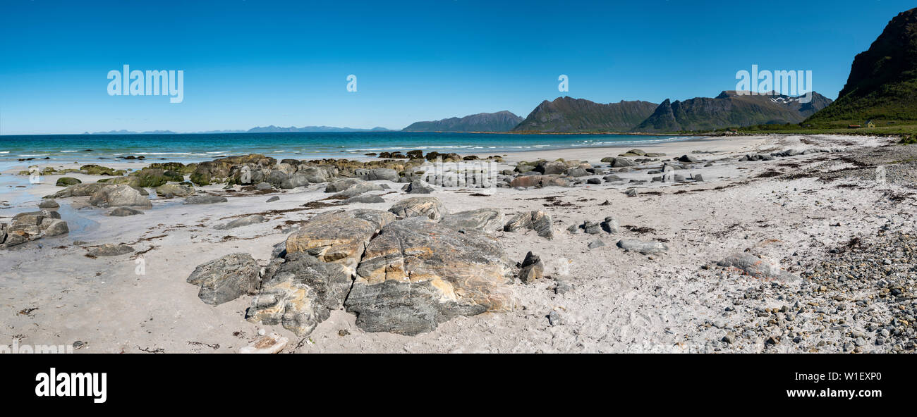 Spiaggia a Hov Hestegård, isole Lofoten in Norvegia. Foto Stock