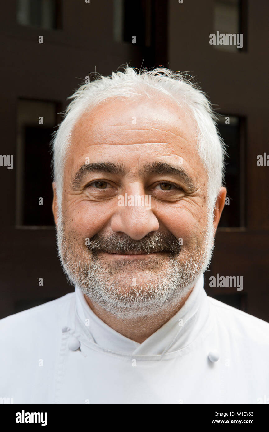 GUY Savoy nel suo ristorante rue Troyon PARIS Foto Stock