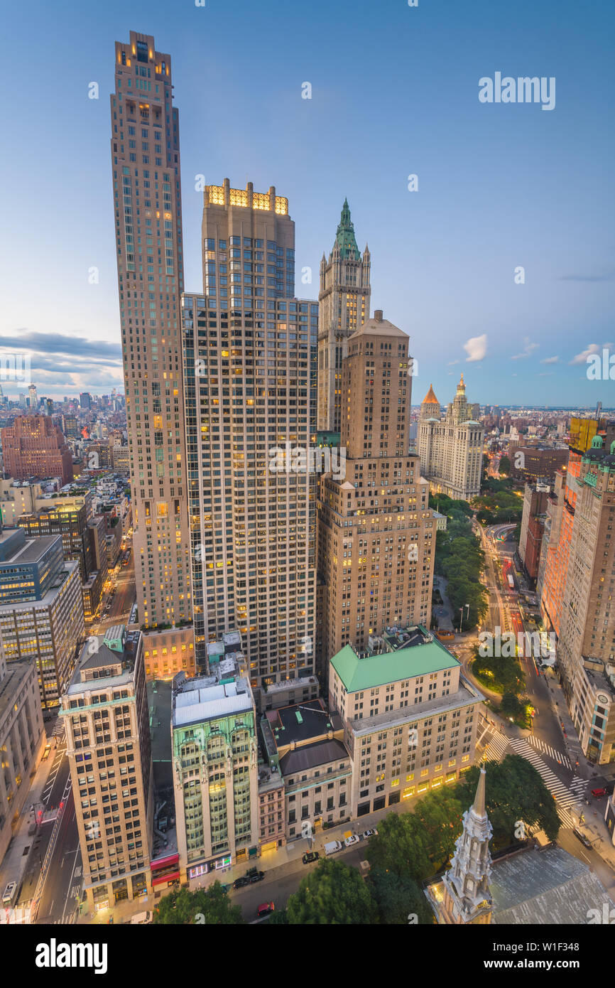 New York, New York, Stati Uniti d'America cityscape in Manhattan inferiore al crepuscolo. Foto Stock