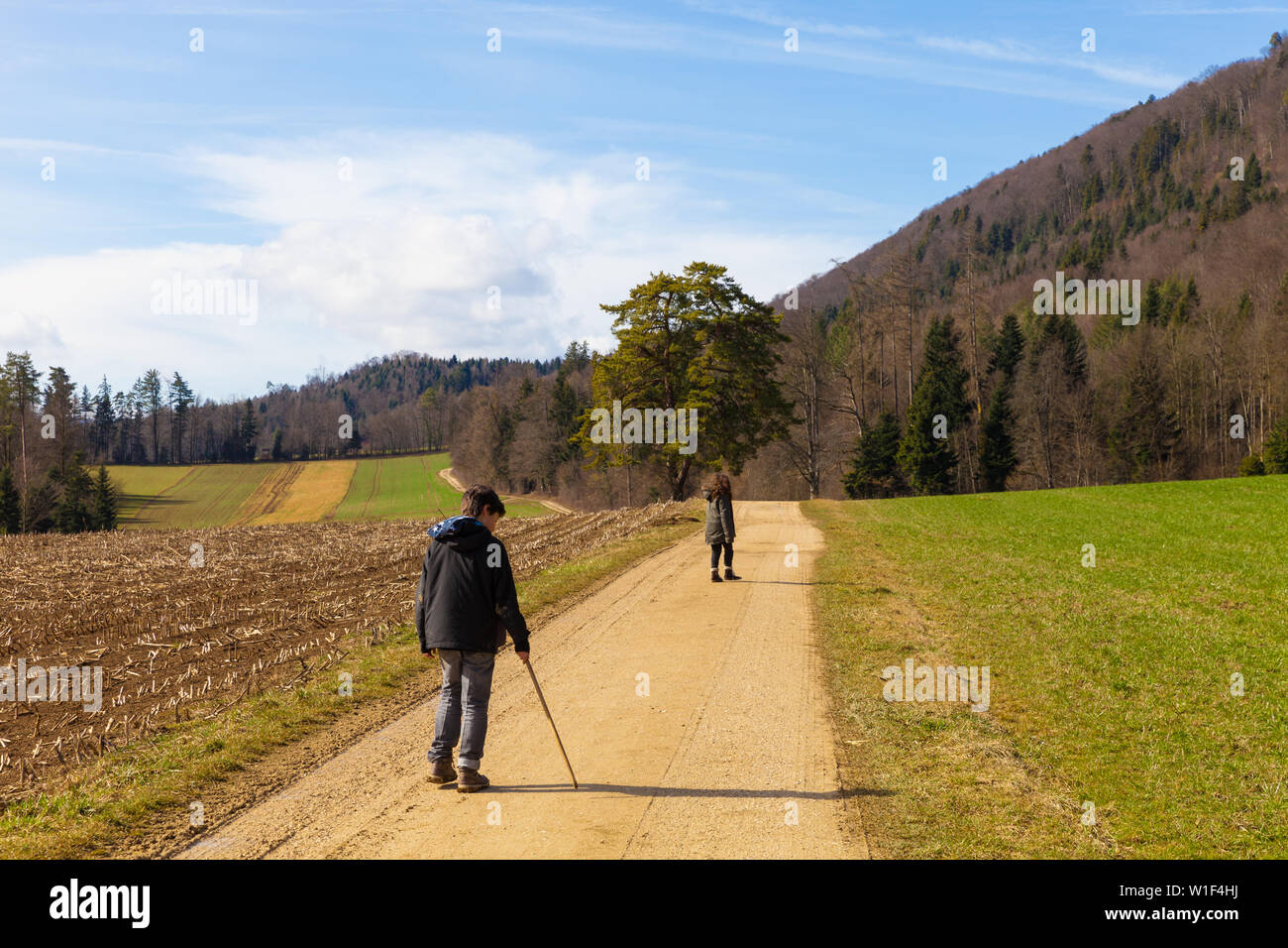 I bambini in natura, campi in autunno Foto Stock