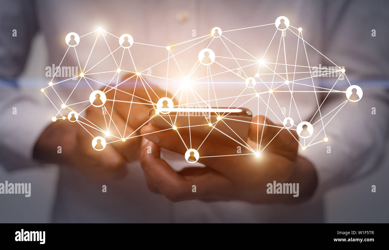 Uomo in chat sul cellulare in tutto il mondo, utilizzando la connessione a internet Foto Stock