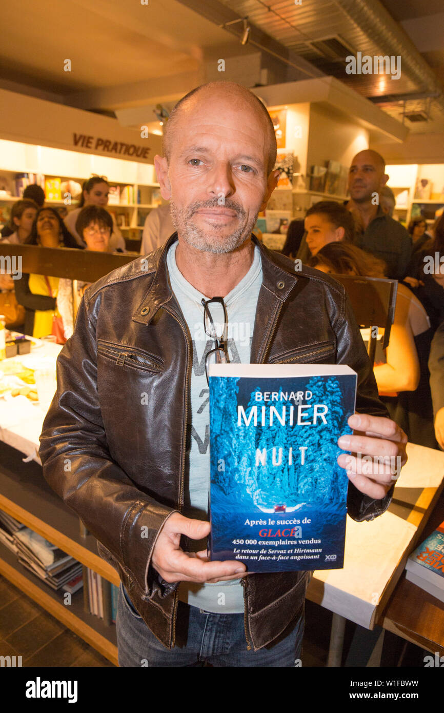 BERNARD MINIER romanziere francese Foto Stock