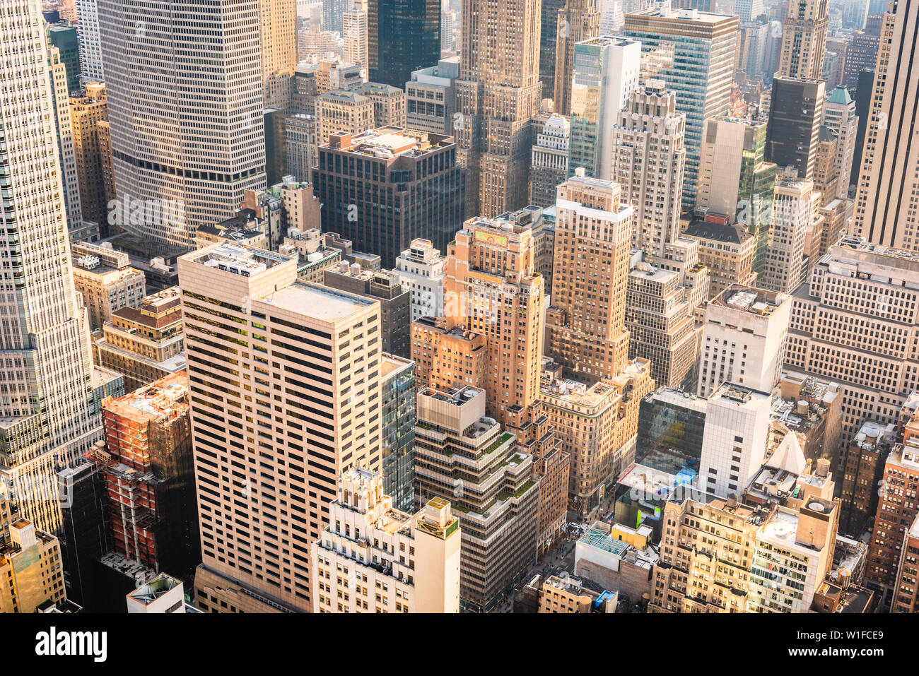 New York, New York, Stati Uniti d'America midtown Manhattan cityscape sul tetto. Foto Stock