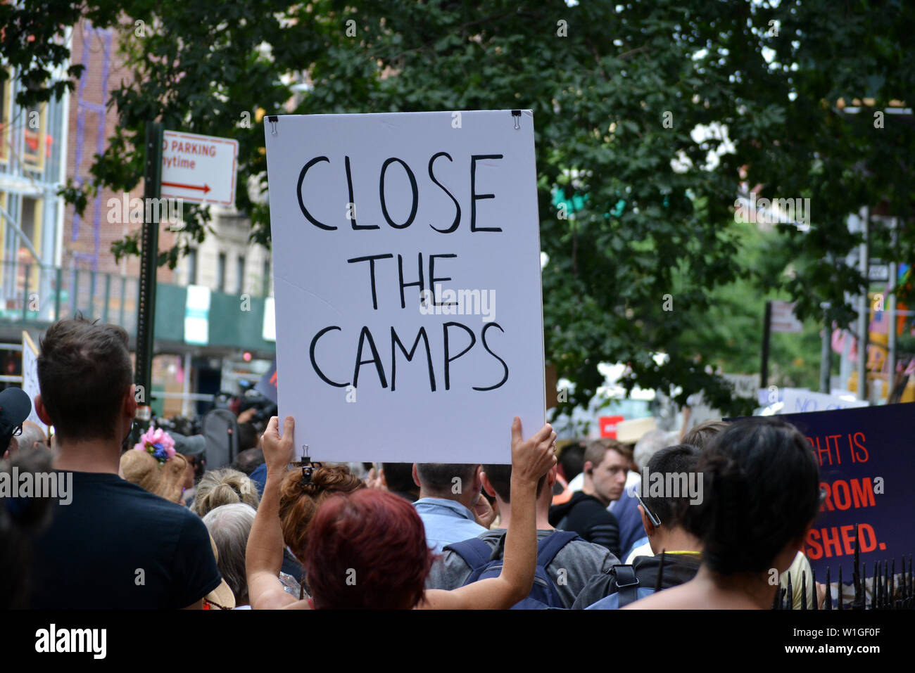 Le persone che hanno preso parte a livello nazionale di protesta chiedendo la chiusura di disumano centri di detenzione per immigrati lungo il confine meridionale della città di New York. Foto Stock