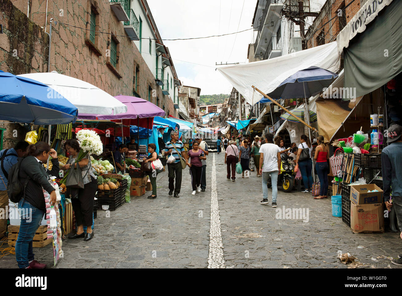 Mercado Tetitlán; un quotidiano (normale) Mercato nel centro storico di Taxco, Guerrero Membro, Messico. Giu 2019 Foto Stock