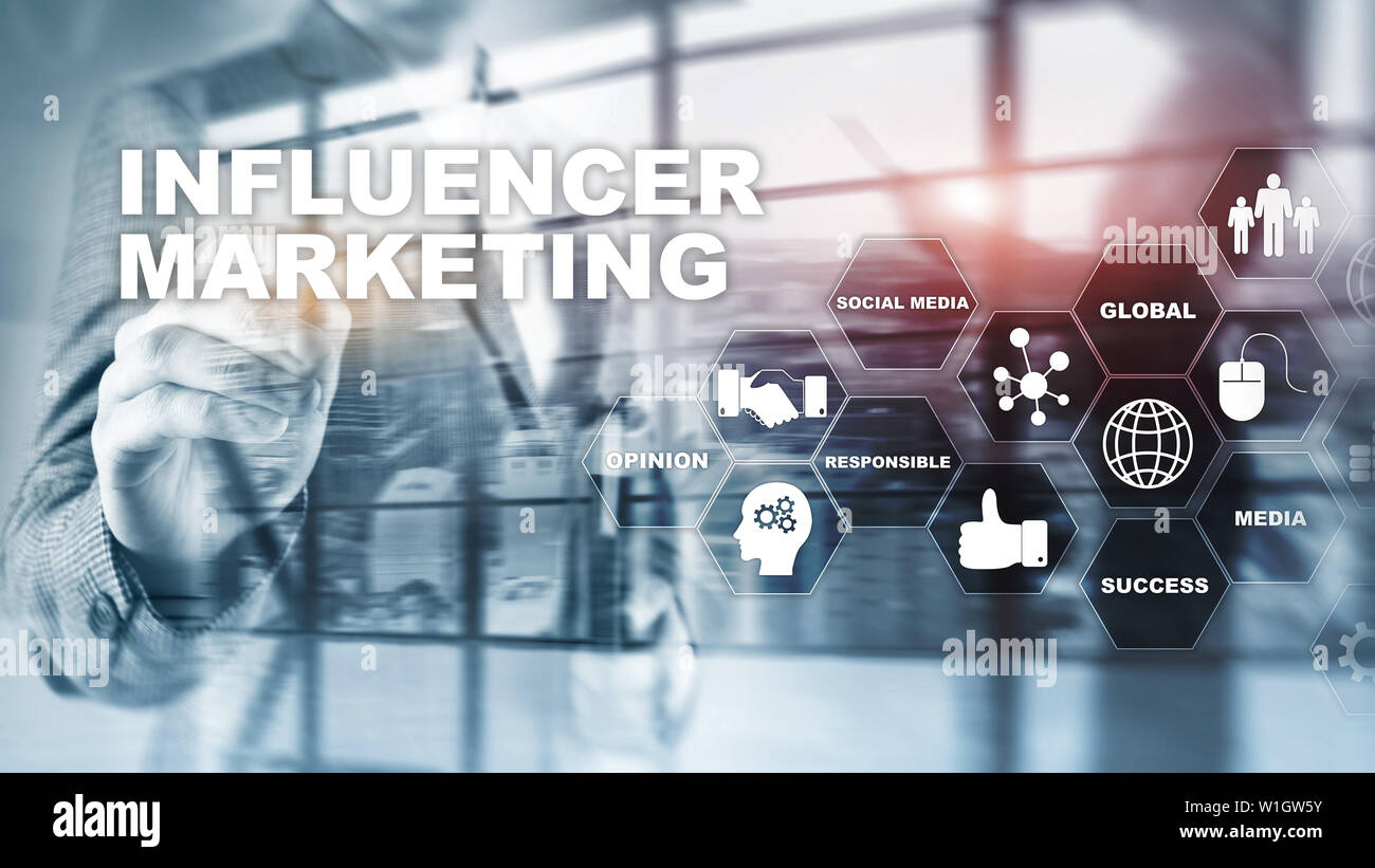 Influencer Marketing concetto di business. Tecnologia, Internet e rete. Sfondo astratto mixed media Foto Stock