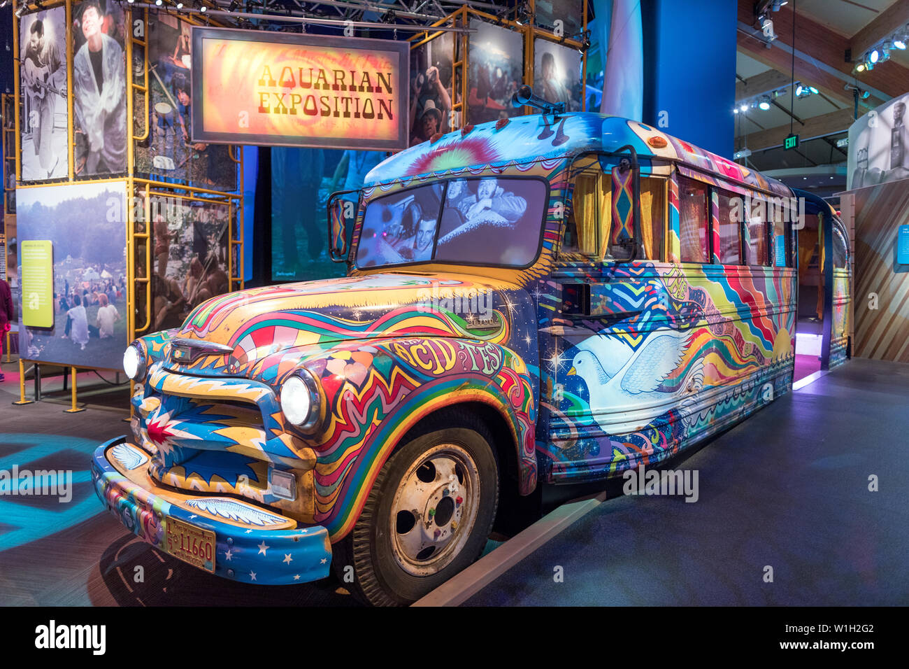 Psichedelia Hippie autobus presso il Museo del Festival di Woodstock Bethel Woods nello Stato di New York STATI UNITI D'AMERICA Foto Stock