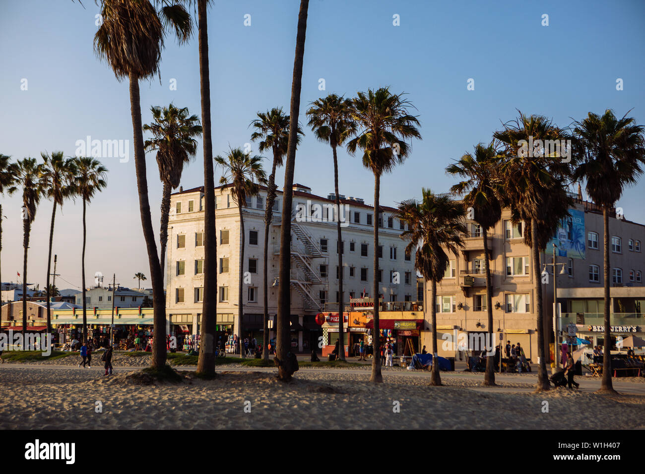 La spiaggia di Venice Boardwalk al tramonto, Los Angeles, California, Stati Uniti d'America Foto Stock