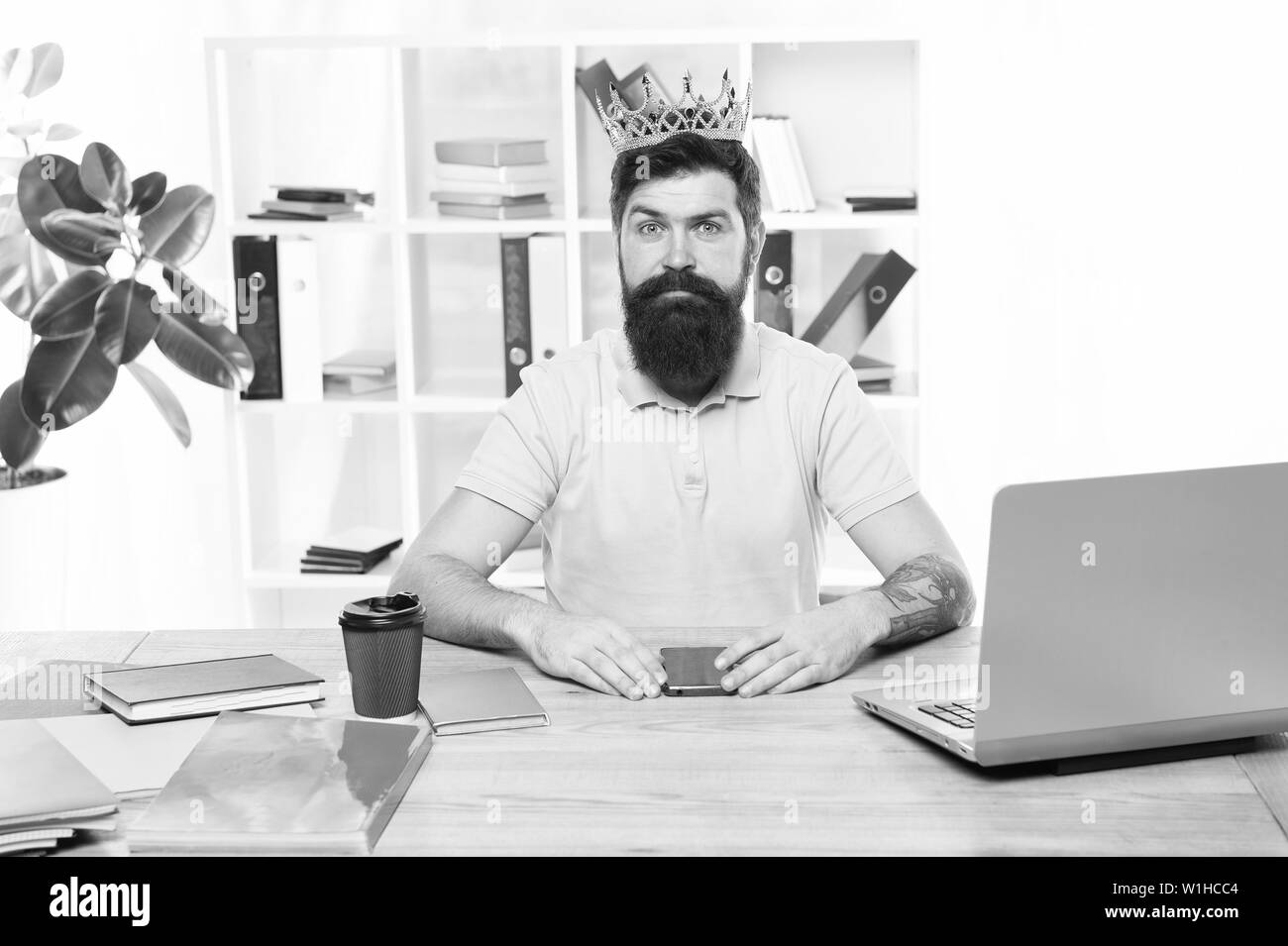 La motivazione e la ricompensa. Il successo del business. Capo ufficio. Big Boss in corona. Il successo. Leadership. Capo ufficio - motiovation più grande. Leadership Training. Sviluppo della leadership. Motivazione di business. Foto Stock