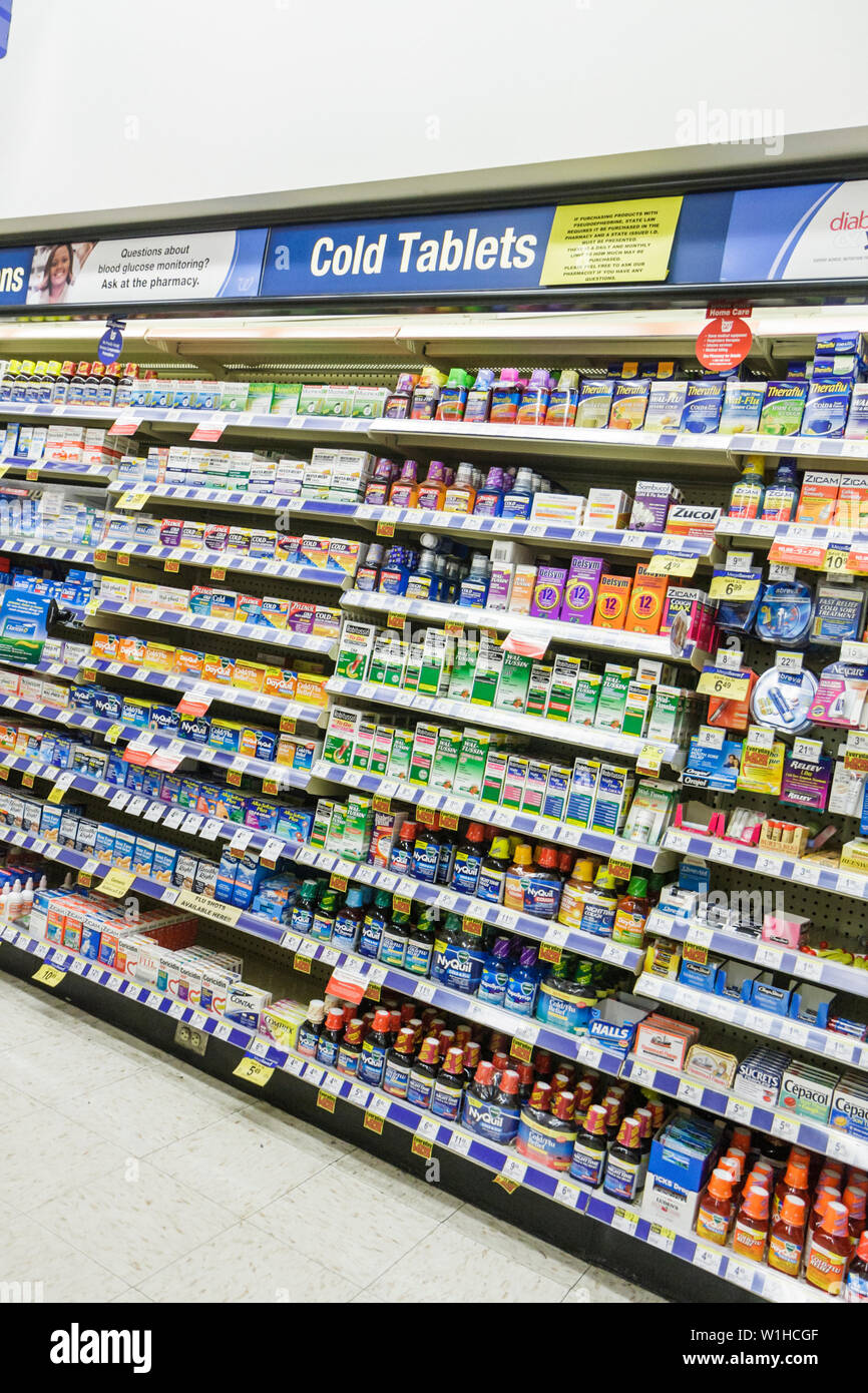 Miami Beach Florida,Fifth 5th Street,Walgreens,farmacia,farmacia,farmacia,catena,prodotto,prodotti,marchio display,tavoletta fredda,salute,al banco,medicina,T Foto Stock