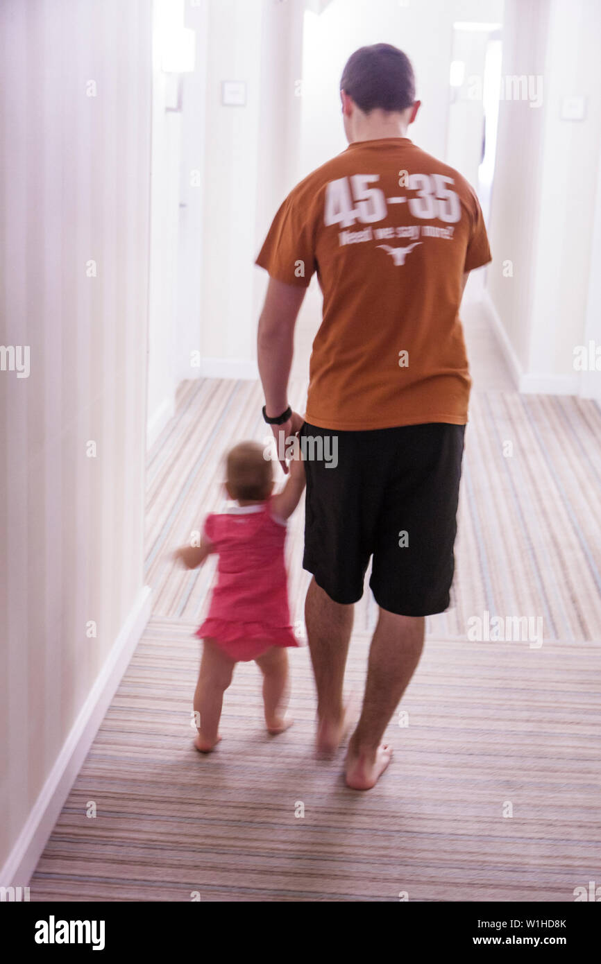 Fort ft. Lauderdale Florida,Hilton Fort Lauderdale Marina,hotel alberghi alloggio motel,alloggio,corridoio,adulti uomo uomo uomini maschio,ragazza ragazze,y Foto Stock